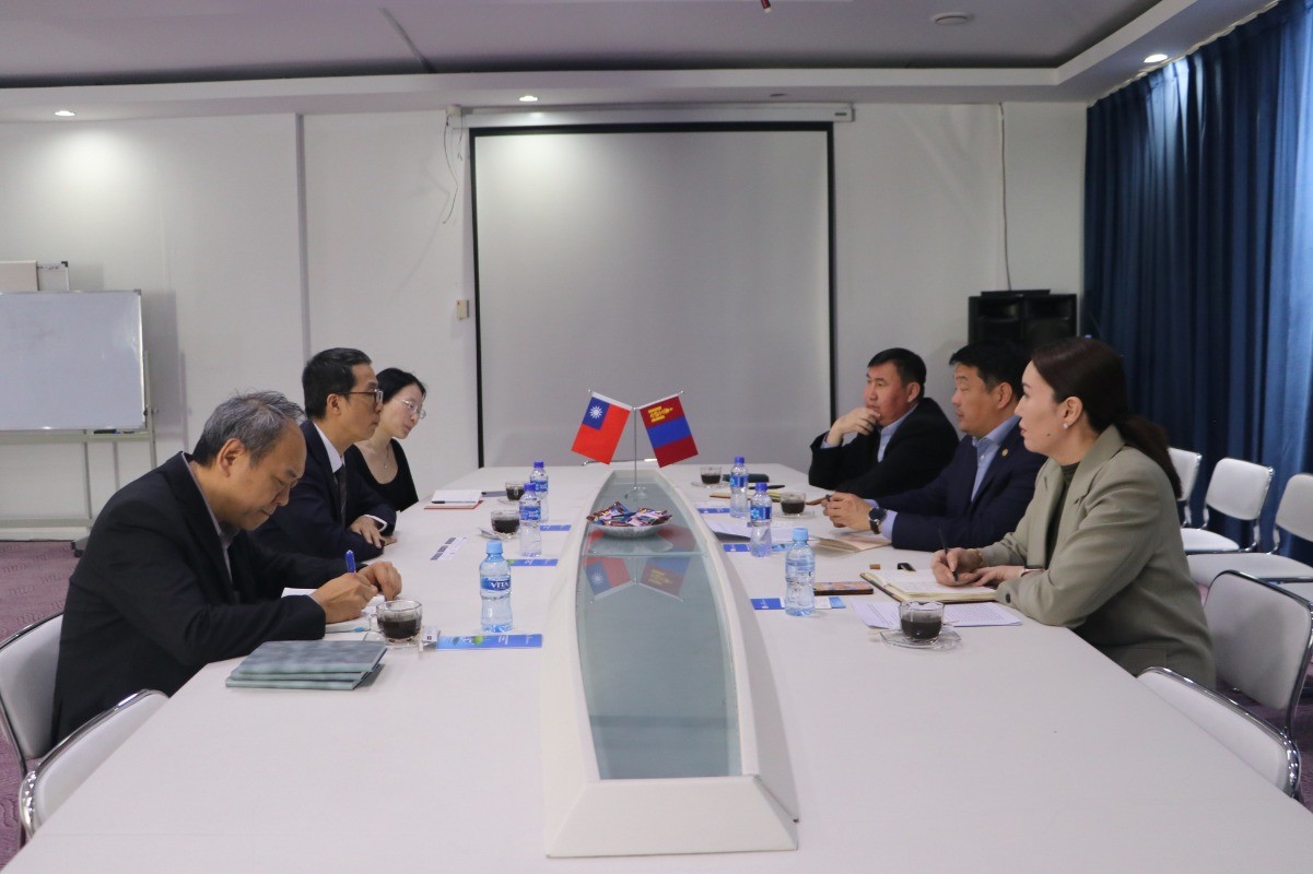 Тайваниас Монгол Улсад суугаа төлөөлөгч ноён Ван Кай Ю Шинжлэх ухаан, технологийн сангийн удирдлагуудтай албан уулзалт хийлээ