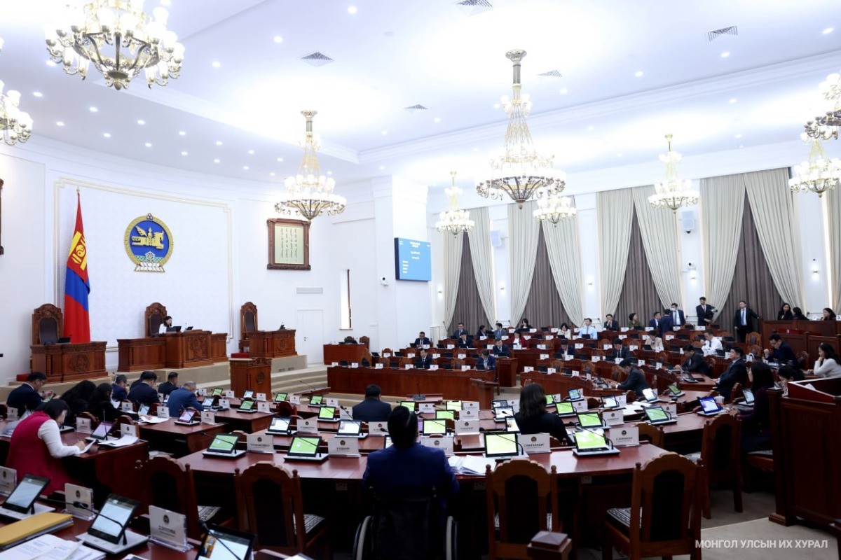 Цусны донорын тухай болон Эрхтэн, эд, эс шилжүүлэн суулгах тухай хуулийн төслүүдийн хэлэлцэх эсэхийг хэлэлцлээ